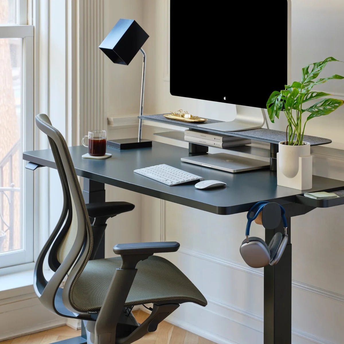 duo-standing-desk_572f12d7-0ee0-4b06-b02c-421710dd67e6 Duo Standing Desk - Image 1